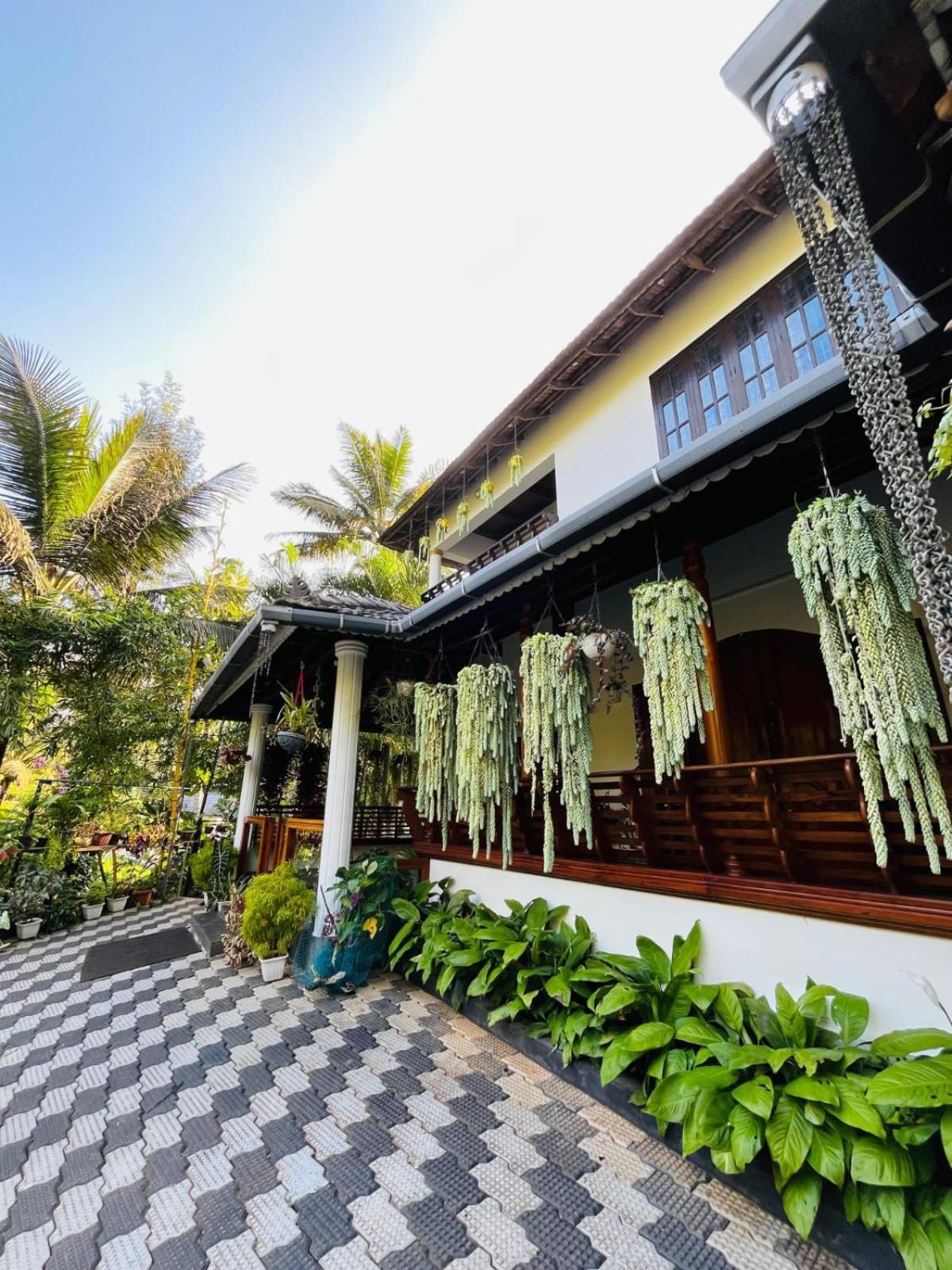 Lush Acres Villa Thekkady Exterior photo