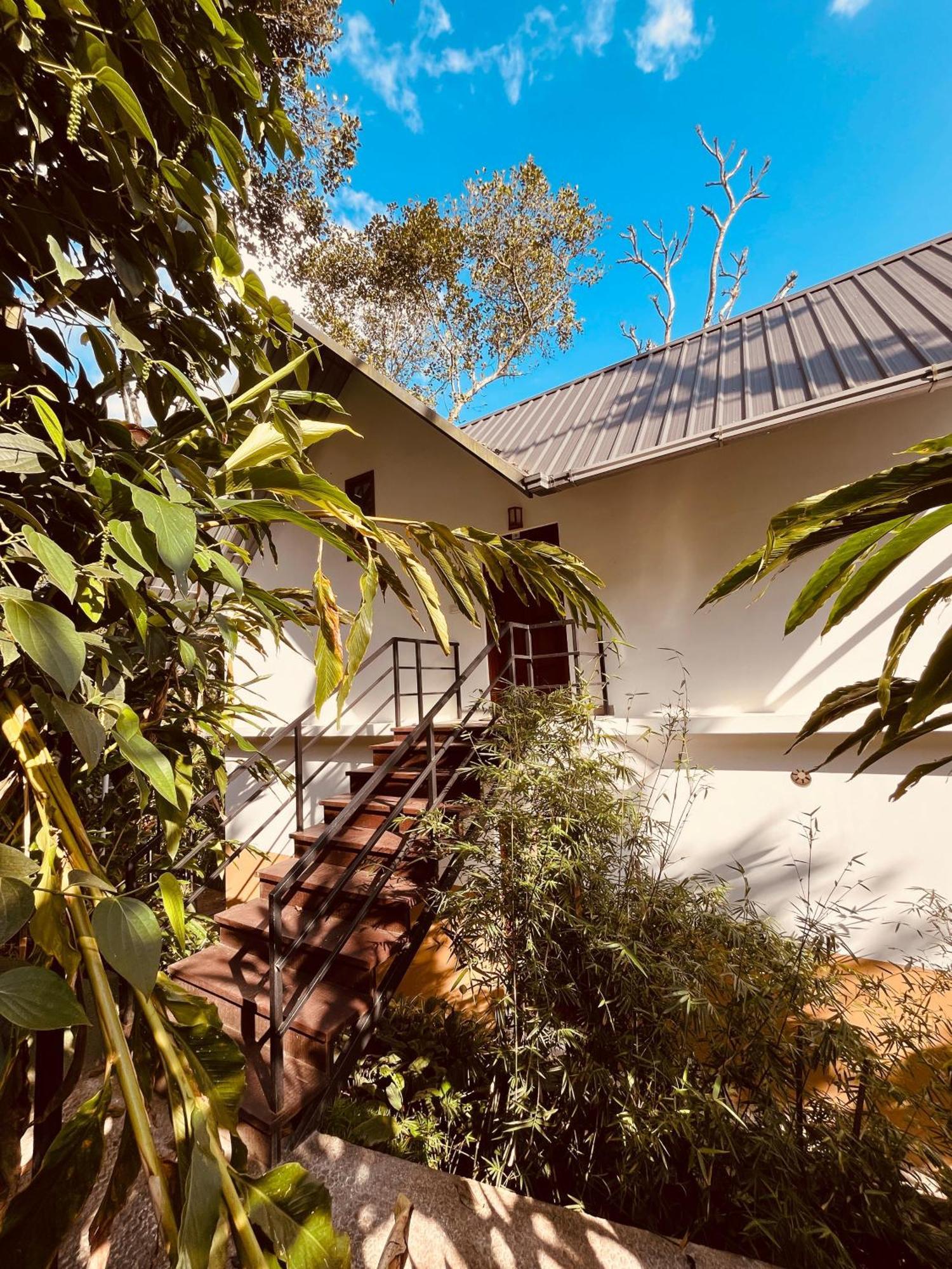 Lush Acres Villa Thekkady Exterior photo